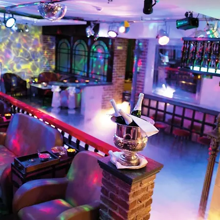 Ringhotel Alpenhof - Patchworkhotel מלון