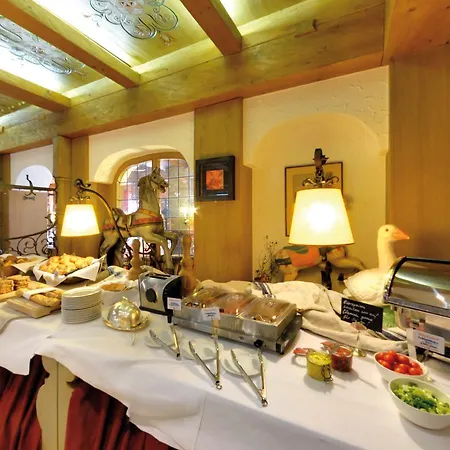 מלון Ringhotel Alpenhof - Patchworkhotel 4*